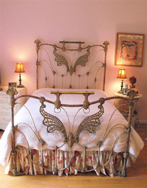 Antique Iron Beds By Cathouse Beds Antique Iron Beds Iron Bed