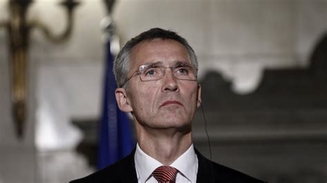 Nato genel sekreteri jens stoltenberg, beyaz saray'da abd başkanı joe biden ile yaptığı görüşmede çin'i de ele aldıklarını ve gelecek hafta yapılacak nato zirvesi'ndeki gündem. NATO's Stoltenberg Says Russia Moves Troops Closer to ...