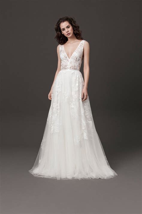 Shop discounted daalarna wedding dresses wedding dresses. Daalarna Couture Bridal Spring 2020 Fashion Show ...