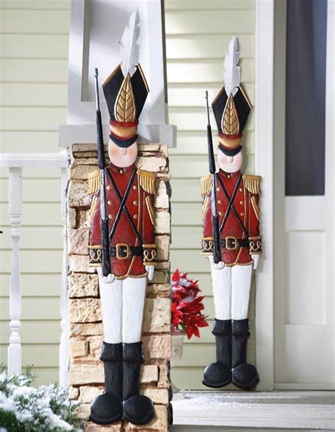 Looking for outdoor christmas decorations? 17 Beautiful Christmas Wall Decoration Ideas - Design Swan