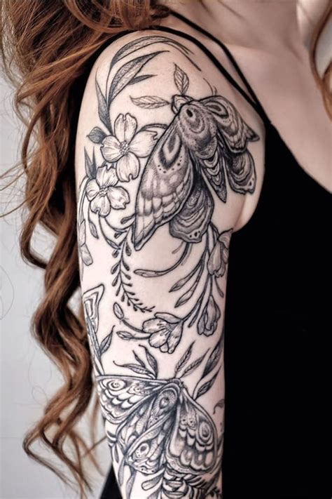 Moth Tattoos By Makoto Chi Body Art Tattoos Floral Tattoo Sleeve