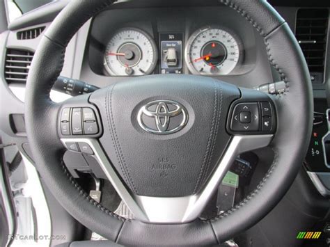 2015 Toyota Sienna Se Steering Wheel Photos