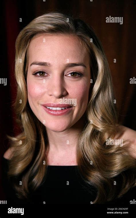 Actress Piper Perabo Poses For A Portrait Tuesday Dec 14 2010 In New York Ap Photojeff