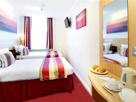 Queens Park Hotel London Book On