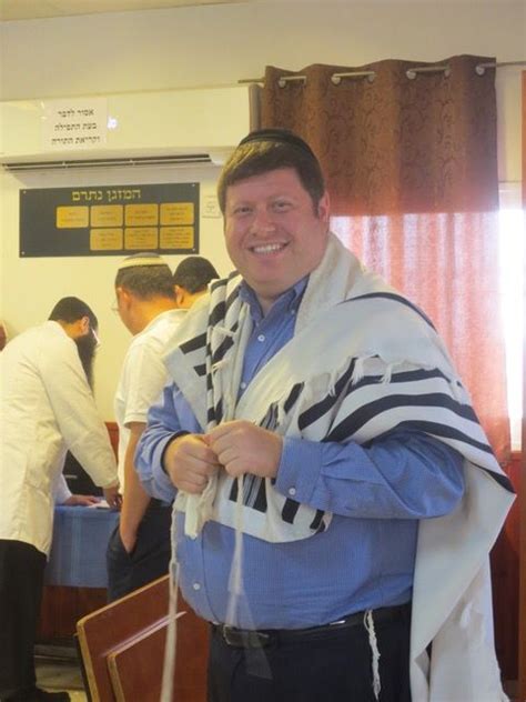 Rabbi Shmuel Krawatsky Praying Fashion Coat Style