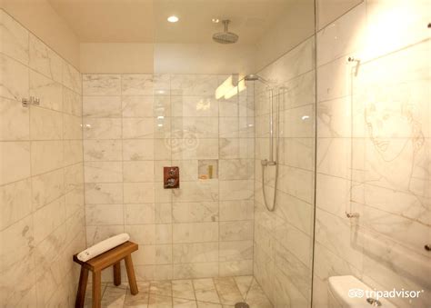 Hotel Showers For Two Luxury Suites With Walk In Rain Showers