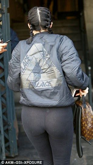 Kylie Jenners See Through Leggings Reveal Her Underwear Daily Mail Online