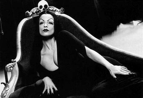 Famous Goth Women From Tv And Movies Reelrundown