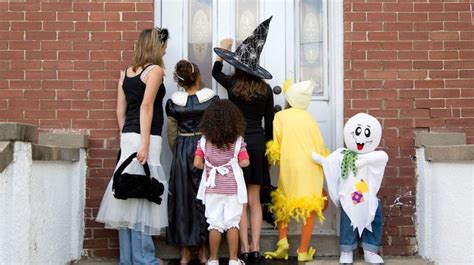 Tout Savoir Sur Halloween Qui Sort De Sa Tombe - Halloween enfants - L'Express Styles