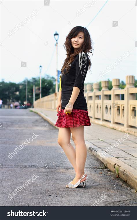 Chinese Girl Wearing Short Skirt库存照片65103868 Shutterstock