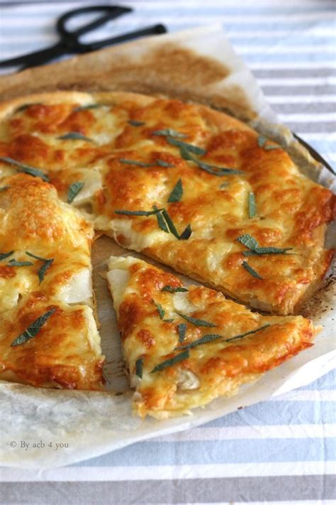 Découvrez les ingrédients, ustensiles et étapes de préparation. Tarte fine aux topinambours et mozzarella - Recette facile ...