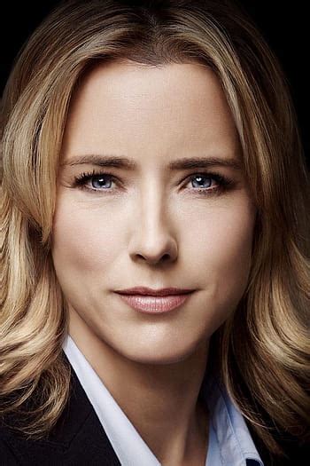 This Is Why Madam Secretary S Tea Leoni Won T Look Like Hillary Clinton The Hollywood