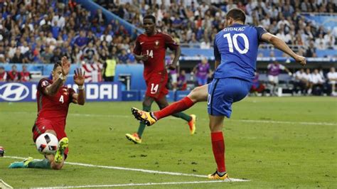 Prancis gagal melakukan revans kepada portugal atas kekalahan di final piala eropa 2016 lalu, usai kedua tim hanya bermain imbang tanpa gol pada lanjutan babak grup a3 nations league yang berlangsung di stade de france, senin (12/10) dini hari. Full video siaran ulang Portugal VS Prancis Final EURO ...