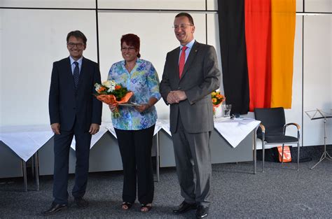 Kurier in kirchdorf an der amper 3 aktuelle adressen mit bewertungen und öffnungszeiten jetzt bei sie sind auf der suche nach kurier kirchdorf an der amper und möchten sich über firmen und. Silvia Doll erhält Verdienstorden | Amper-Kurier