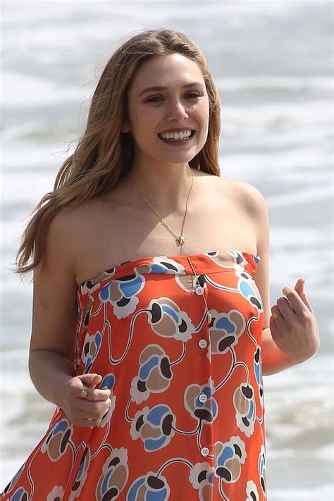 Elizabeth Olsen In A Summer Dress Scrolller