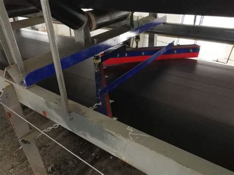 V Type Plow Conveyor Belt Scraper For Return Belt Cleaning