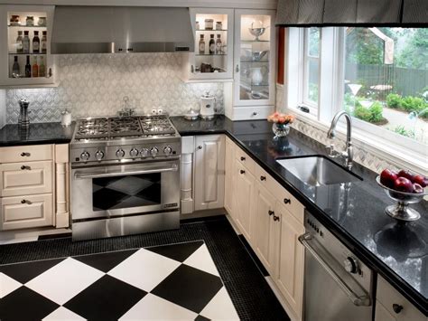 Free bespoke design and planning we also provide valuable information on how to plan a kitchen layout using a working triangle to create a more ergonomic and efficient cooking area. Small Kitchen Design: Smart Layouts & Storage Photos | HGTV
