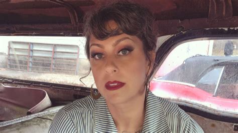 Danielle American Pickers Burlesque