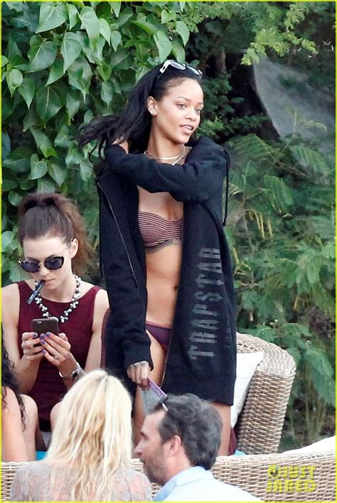 Rihanna Shows Off Her Amazing Bikini Body On Vacation Photo 3270976