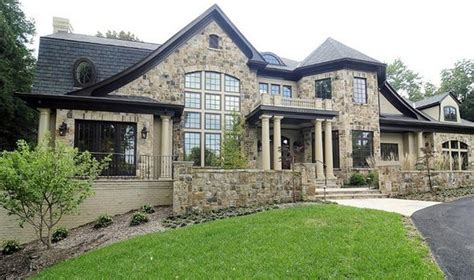 Proud captain of the washington capitals. 10 Amazing Homes Owned by NHL Players