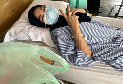 Kondisi ini menimbulkan rasa nyeri yang muncul baik di sebelah kanan. Kerap sakit kepala sebelum wajah senget, pegawai polis ...