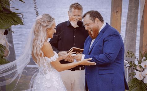 See Photos Of Luke Combs And Nicole Hockings Intimate Florida Wedding