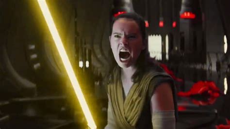 Rey Using A Yellow Lightsaber Throne Room Scene Youtube