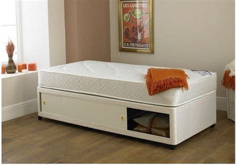 3ft Single Divan Bed Base In Cream Damask Fabric