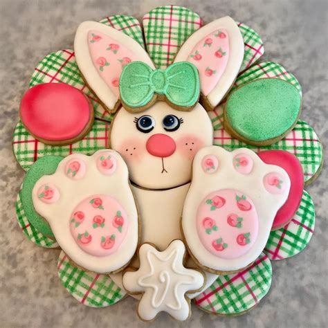 While the holiday will look different this year than it ever has for many of us, there's still much to celebrate and be grateful for. Pin by Pamela Bailey on Platter Cookies in 2020 (With ...