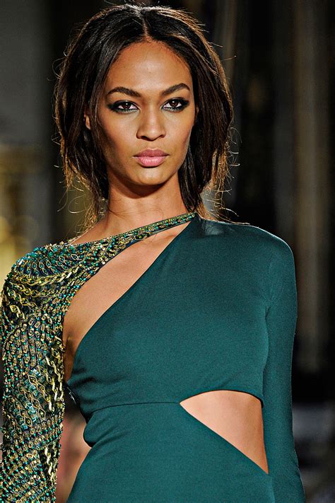12 Models with Prominent Cheekbones - The Front Row View