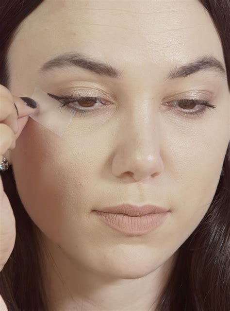 The Perfect Cat Eye Can Be Yours Using This Old School Hack Beauty