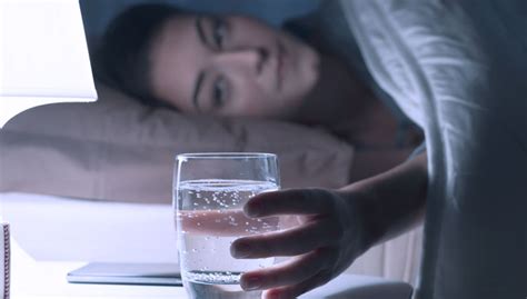 Waw Ini Manfaat Minum Air Mineral Sebelum Tidur Times Indonesia