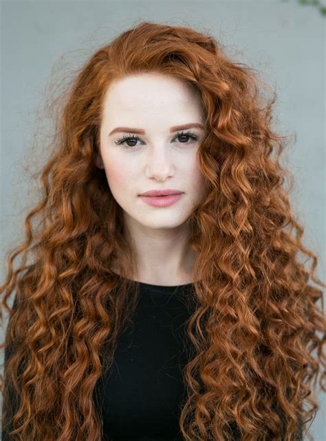 Riverdales Madelaine Petsch Rocks Curly Red Hair For New Redhead