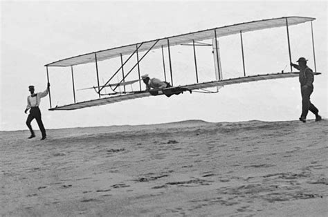 Wright Brothers First Flight 1903 December 17 డిసెంబర్ 17 1903 మొదటి సారి రైట్ సోదరులుచే