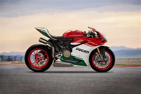 The company is owned by german automotive manufacturer audi through its italian subsidiary lamborghini, with audi itself owned by the volkswagen group. Ducati 1299 Panigale Images, 1299 Panigale Photos, 360 ...