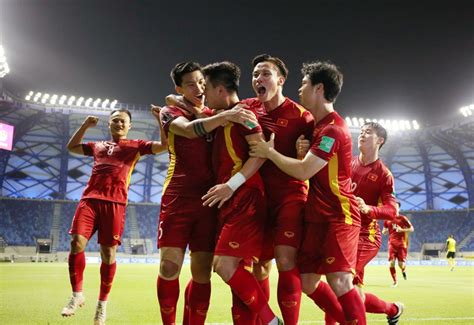 Hôm 28/9, liên đoàn bóng đá châu á (afc) chính thức công bố giờ thi đấu và địa điểm thi đấu lượt trận 3 và 4 của vòng. Vòng loại World Cup 2022: Việt Nam đối đầu Nhật Bản và ...