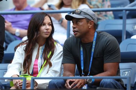 Photos Tiger Woods Girlfriend Went Viral This Week The Spun Whats