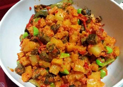 Nah kali ini kita akan embat sambal goreng tetapi dengan tambahan bahan lainya yaitu kentang. Resep Buat Sambal Goreng Kentang Ati Pete : Resep Sambal ...