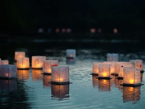Water Lanterns Lit Up The Night At Millennium Park The Collegiate Live