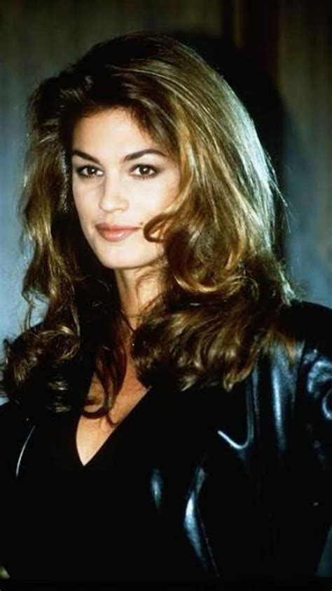 cindy crawford 90 s supermodel hair hairstyle haircut brunette highlights cindy crawford