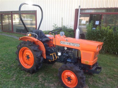 Route Zèbre Descente Broyeur Micro Tracteur Kubota Beaucoup De Bien