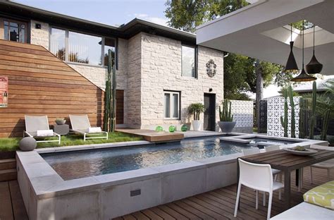 A Contemporary Pool Cabana For This Texas Home