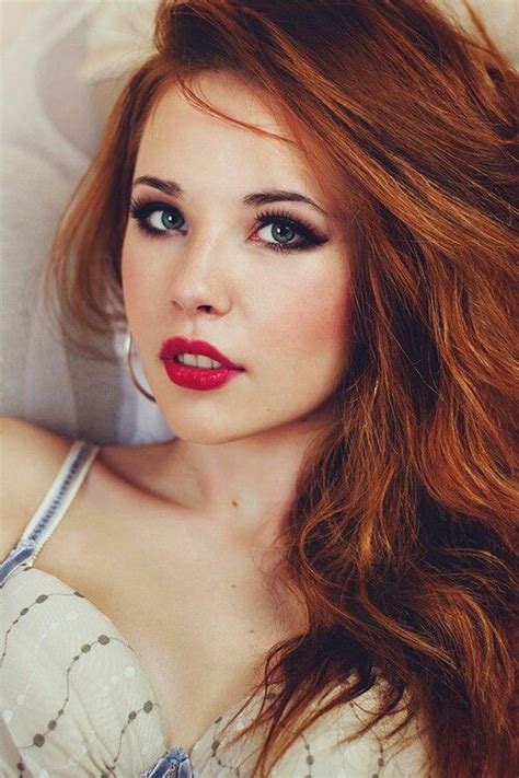 Voluminous Red Hair Pretty Woman Redheads Freckles Gorgeous Redhead Hello Gorgeous Lovely