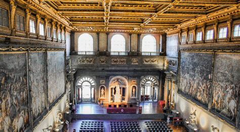 Palazzo vecchio was built in the thirteenth century and throughout history has been called in the richness of the interior is instead due to giorgio vasari , who also designed the salone dei. Florencia - Visitas guiadas palazzo Vecchio | Viajar a Italia