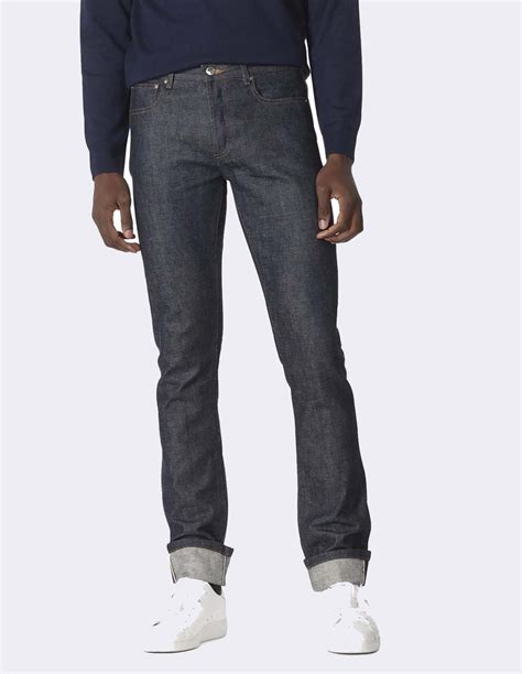 Pour cette saison fw19, le label parisien a.p.c. Apc M09002 Petit Standard - FrenchTrotters