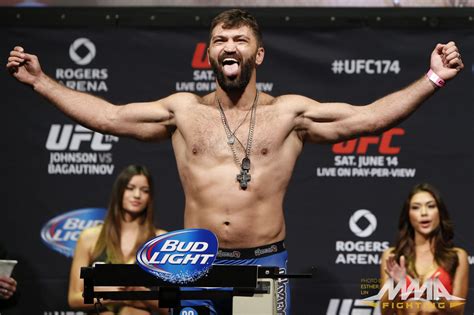 Ufc 174 Results Andrel Arlovski Wins In Return To Octagon Decisions Brendan Schaub