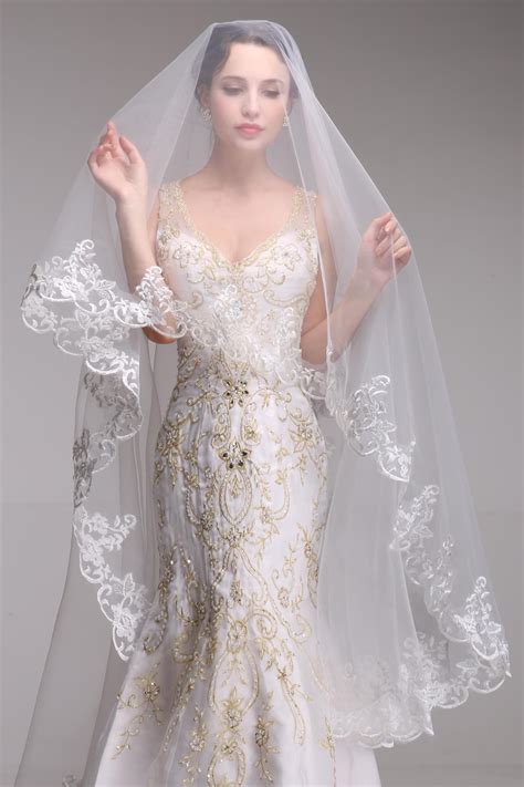 How To Choose Veils For Brides Fashion Trends Long Veils Bridal