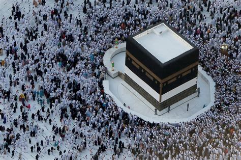 Holy Journey Muslims Flock To Mecca For Hajj Daily Sabah