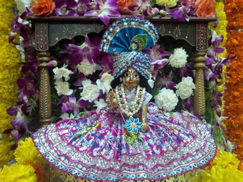 The room where the puja is performed is. Decoration Ideas For Krishna Idol: Janmashtami Spcl ...