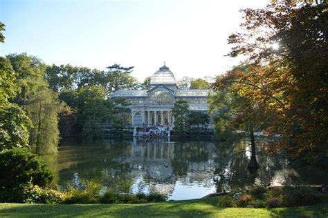 El palacio de cristal es una de las dos sedes expositivas del museo reina sofía en el parque del retiro de madrid. La foto perfecta del Palacio de Cristal - Mirador Madrid